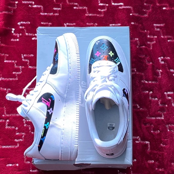 Custom Nike Air Force 1 - Picture 4 of 7